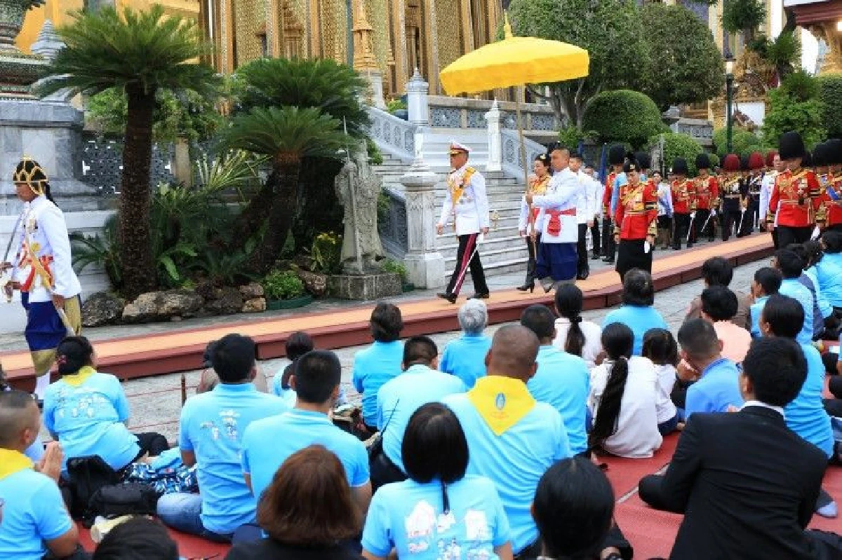 ในหลวงเสด็จฯทรงบำเพ็ญพระราชกุศลวันเฉลิมพระชนมพรรษาสมเด็จพระราชินีในรัชกาลที่9