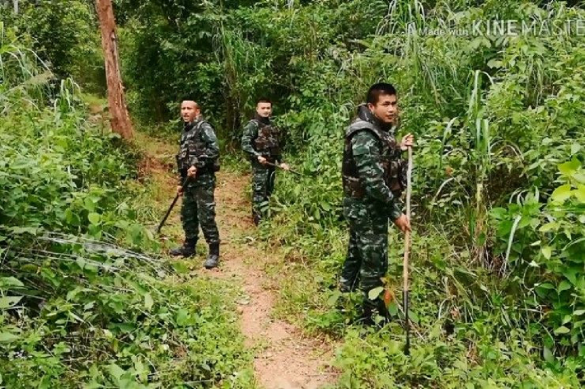 "ทหารชายแดน" ร่วมอัดคลิปร้องเพลงบอกรักแม่-ไม่ได้กลับบ้านเพราะปฏิบัติหน้าที่ "ทหารชายแดน" ร่วมอัดคลิปร้องเพลงบอกรักแม่-ไม่ได้กลับบ้านเพราะปฏิบัติหน้าที่