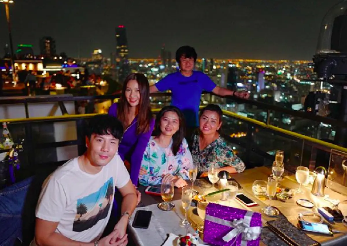 “เมทัล” ควง “โดม” และครอบครัวดินเนอร์หรูในวันเกิดสุดอบอุ่น