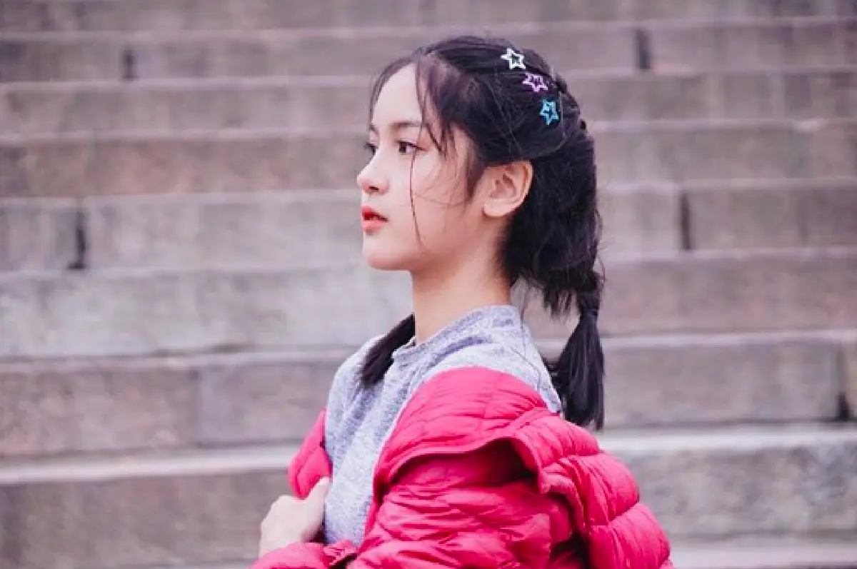 10 ภาพ "น้องมุก รปภัช” เจ้าของบท "มณีจันทร์” ลูกสาว "แม่นุ่น ดารัณ"