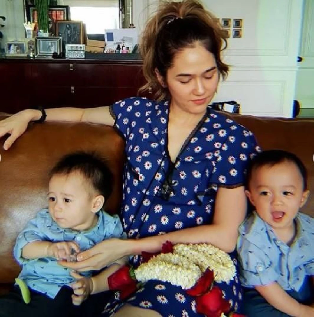 ภาพน่ารัก! สายฟ้า-พายุ อ้อนเก่ง อยากให้แม่ชมพู่ซื้อรถให้