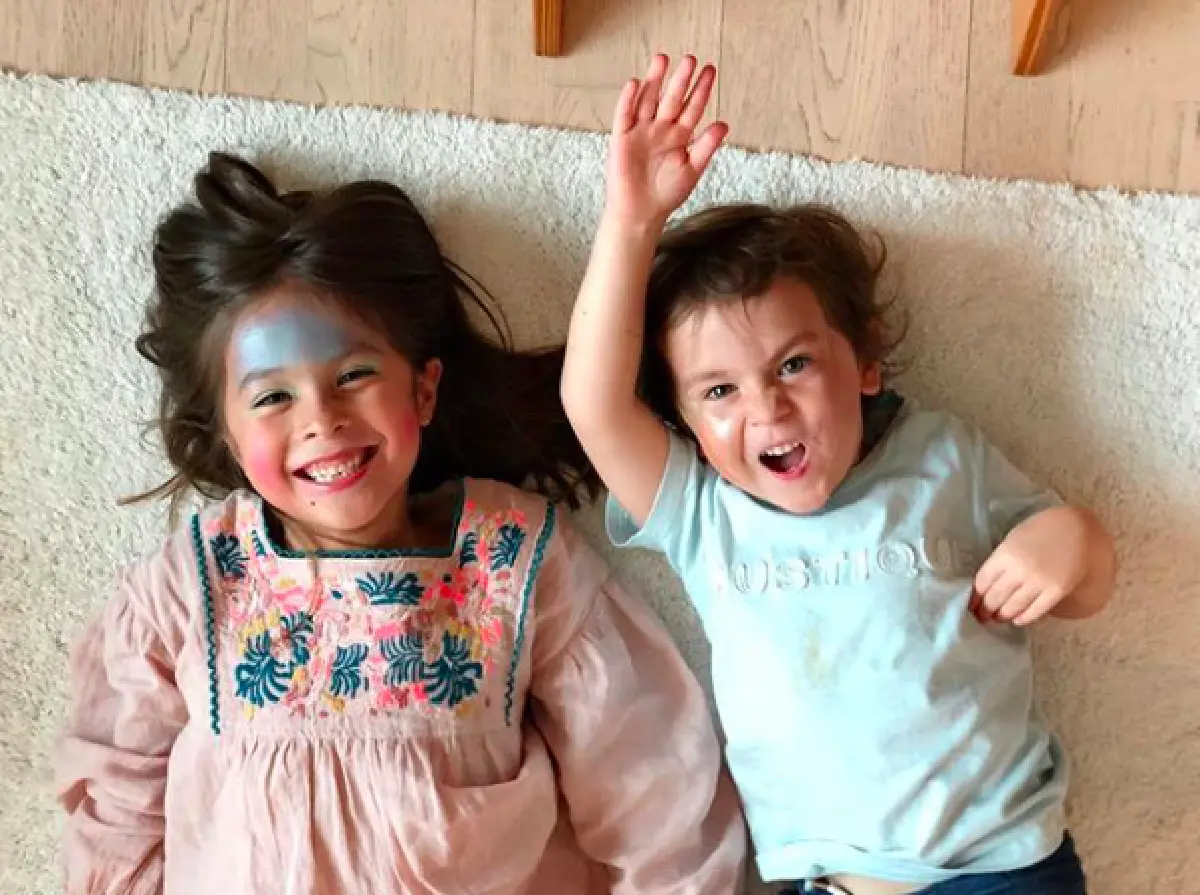 แฮปปี้แฟมมิลี่! ส่องภาพครอบครัวแสนอบอุ่นของ “พอลล่า” และลูกๆ ทั้ง 3