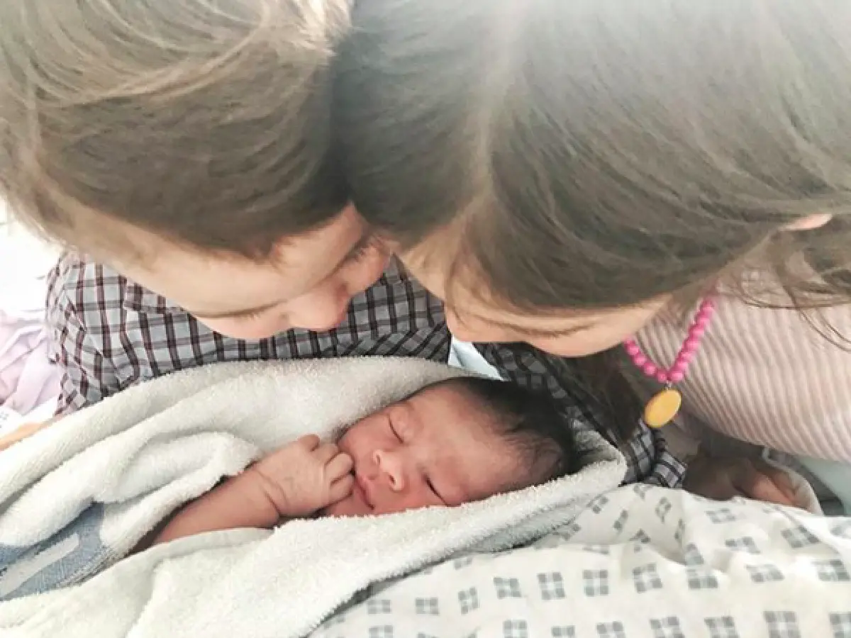 แฮปปี้แฟมมิลี่! ส่องภาพครอบครัวแสนอบอุ่นของ “พอลล่า” และลูกๆ ทั้ง 3