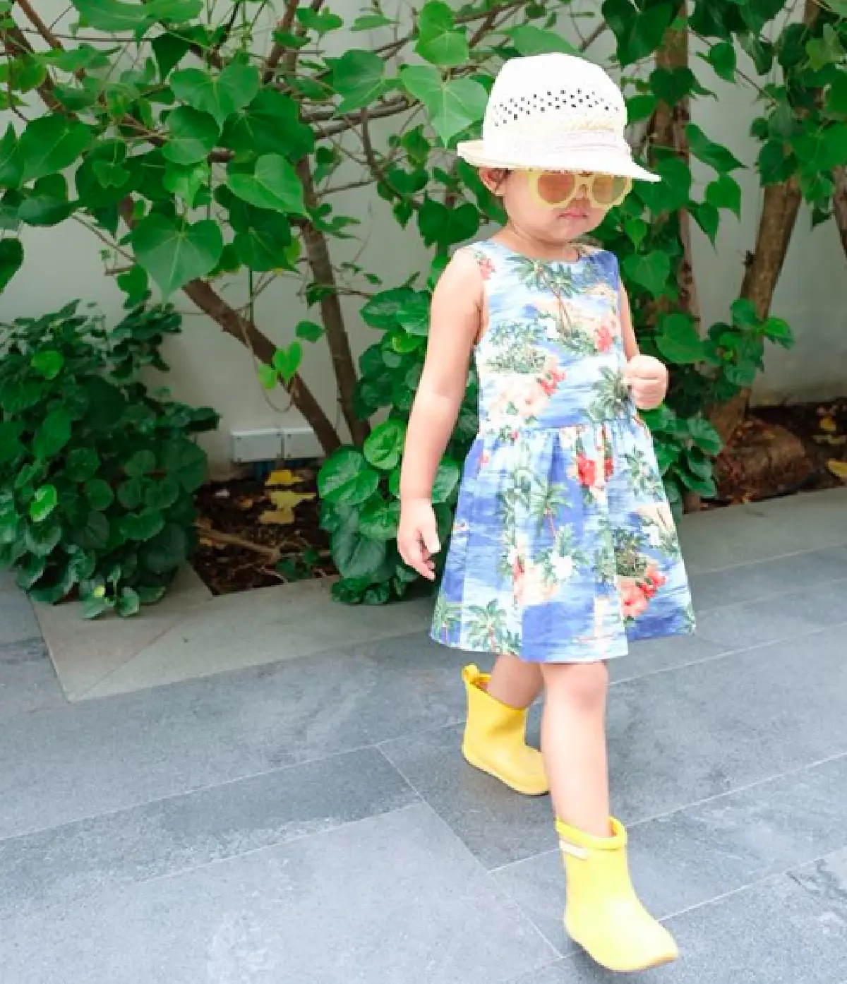 “น้องเจ้าขา” จัดเต็ม! ขอโชว์ลีลาโพสต์ท่าถ่ายรูปแบบไม่ธรรมดา