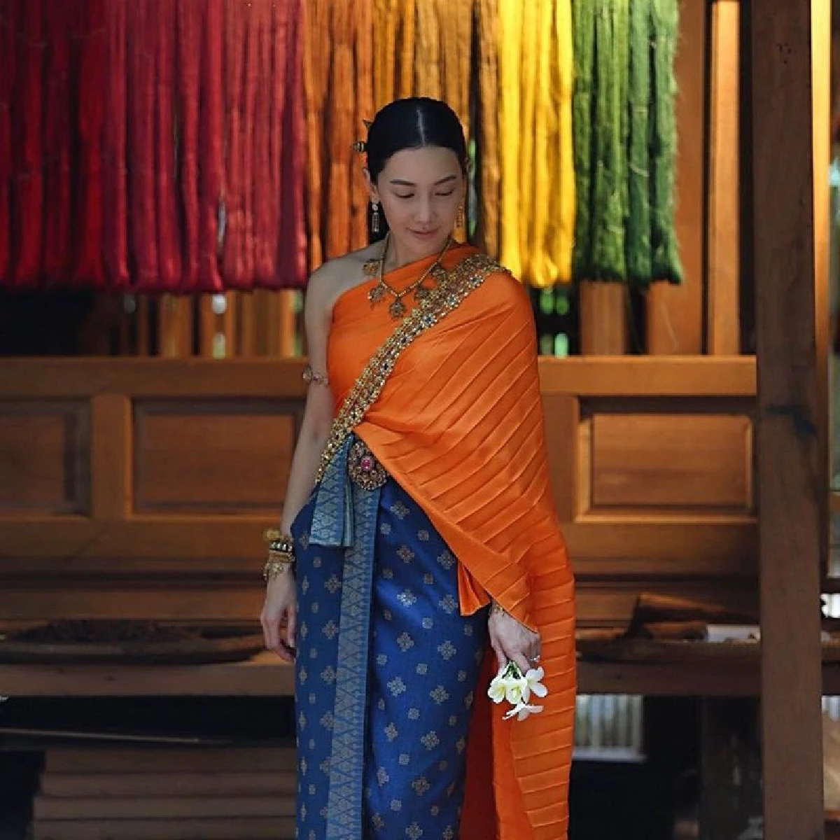 สวยทุกลุค! นุ่น วรนุช สวมชุดไทย-นุ่งซิ่น ตะลอนเที่ยวเหนือ-อีสาน