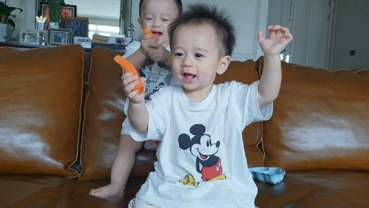 เมนูอร่อยของ สายฟ้า-พายุ คนหนึ่งจกข้าวเหนียว อีกคนซู้ดเส้นพาสต้า