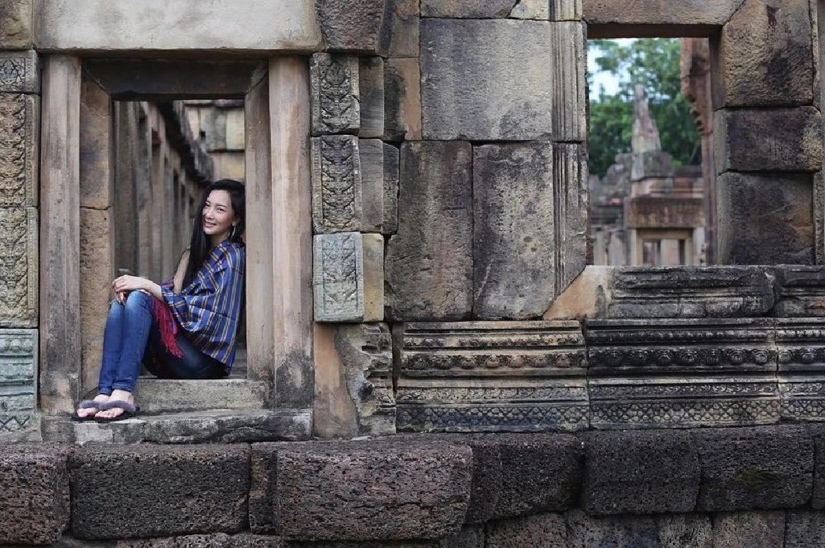 สวยทุกลุค! นุ่น วรนุช สวมชุดไทย-นุ่งซิ่น ตะลอนเที่ยวเหนือ-อีสาน