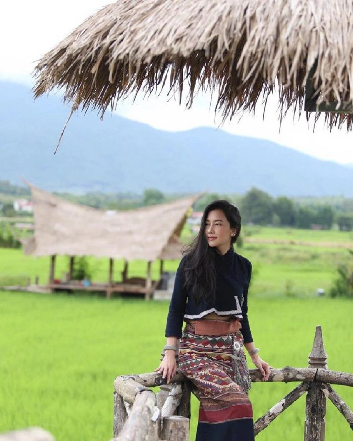 สวยทุกลุค! นุ่น วรนุช สวมชุดไทย-นุ่งซิ่น ตะลอนเที่ยวเหนือ-อีสาน