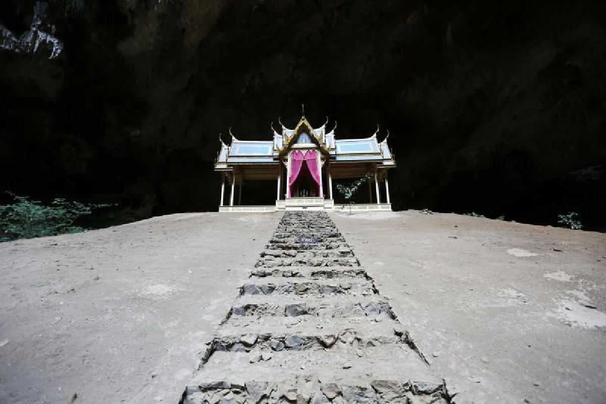 เมื่อ ‘หัวหิน’ เป็นแค่ทางผ่าน  ‘ประจวบคีรีขันธ์’ จะมีอะไร