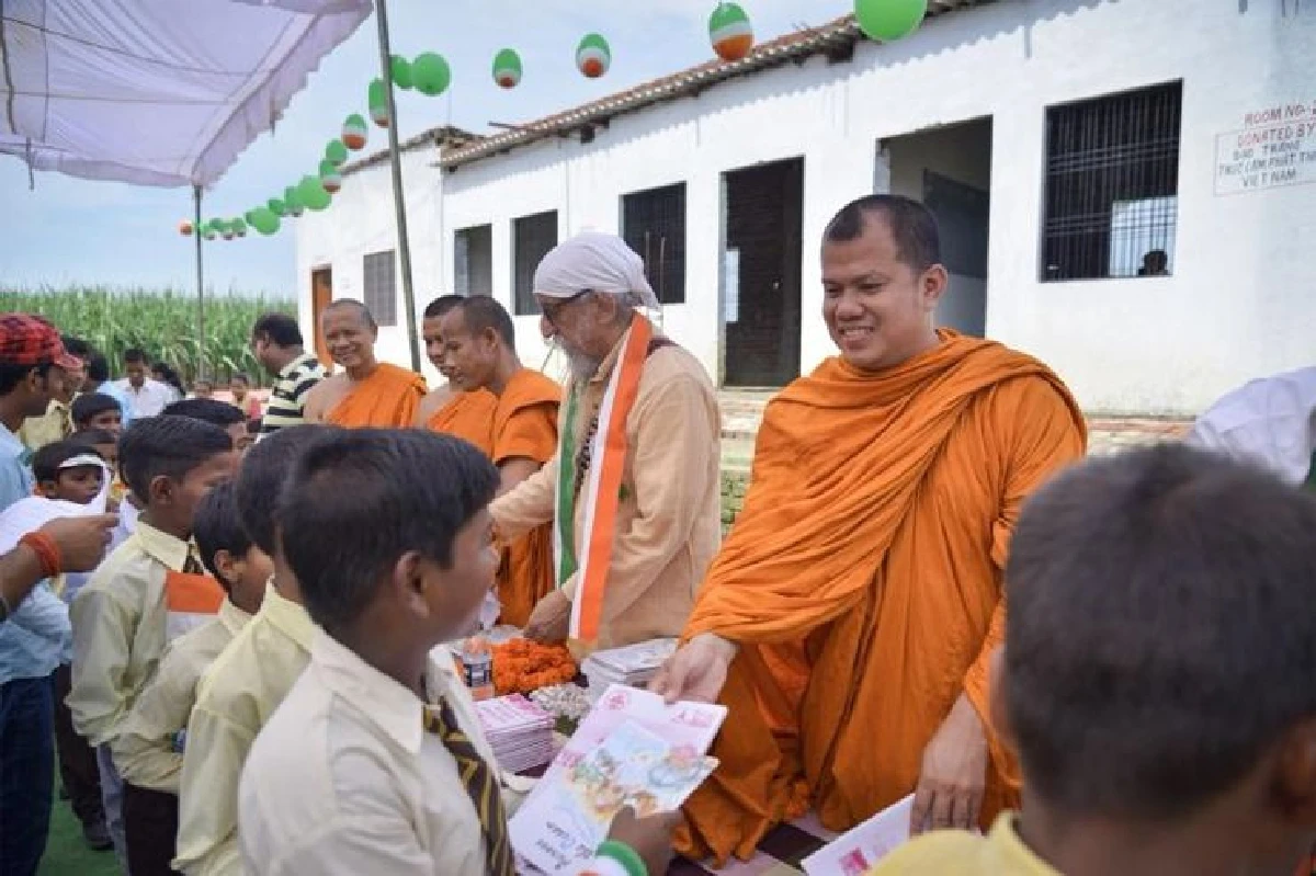 ทำไมพระไทยได้รับเกียรติ ชักธงชาติอินเดีย