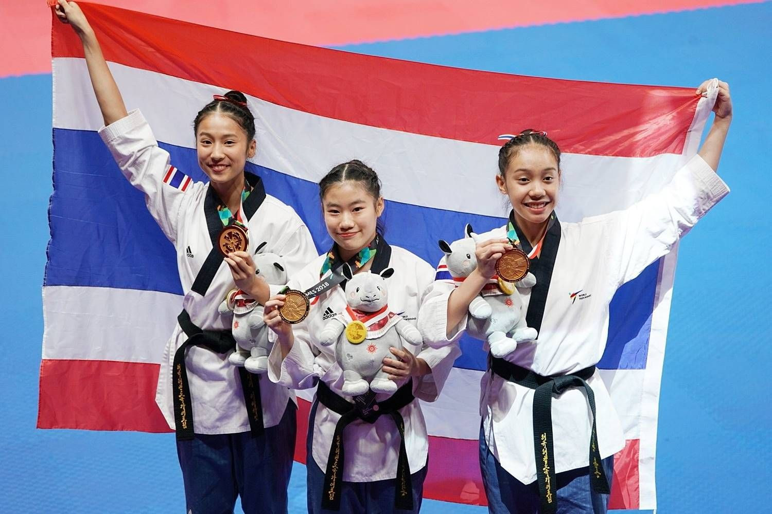 บิ๊กตู่ยินดีนักกีฬาเทควันโดหญิงไทยคว้าทองแรกเอเชียนเกมส์