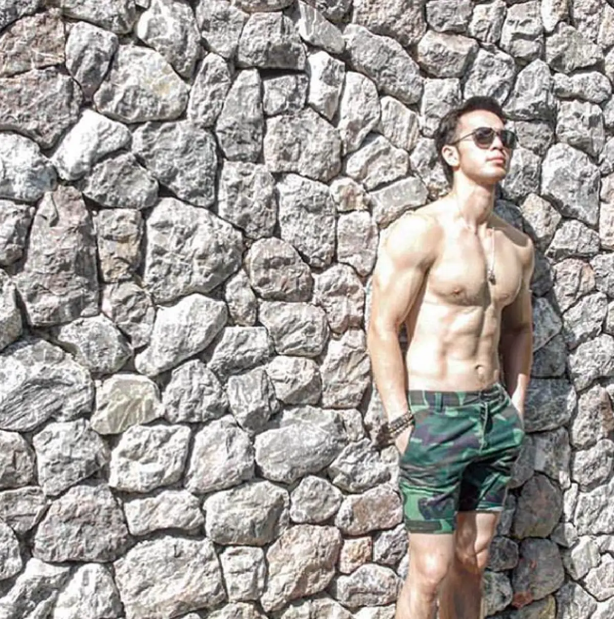 10 ภาพคุณพ่อหุ่นสุดแซ่บ “บอย ภาสกร” กับลูกชายสุดน่ารัก “น้องดาวิน”