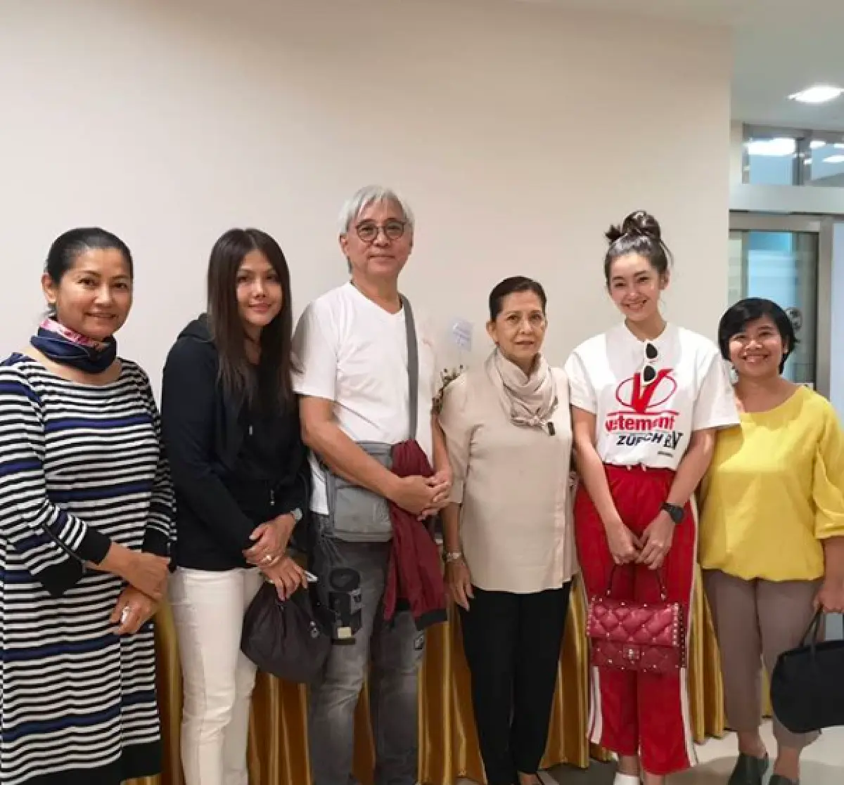 “เบลล่า” ส่งกำลังใจให้ “อ๊อฟ พงษ์พัฒน์” ถึงที่หลังเดินทางไปเยี่ยมที่โรงพยาบาล
