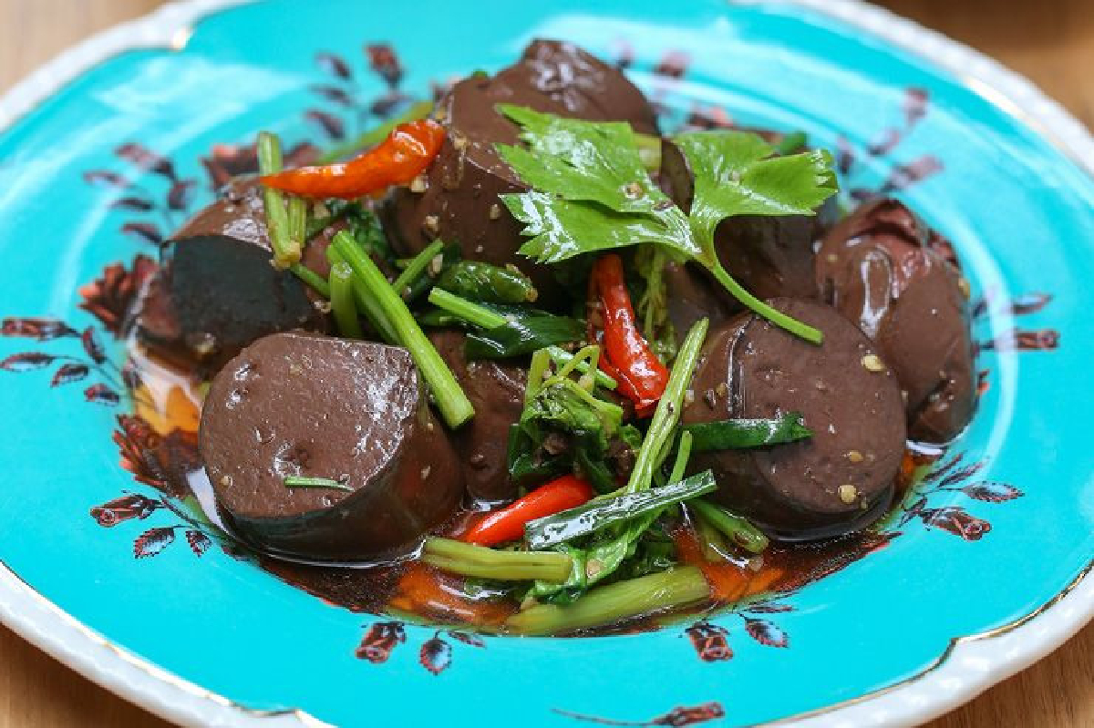 ข้าวต้มกุ๊ย พุ้ยกับแกล้ม เลือดหมูพะโล้ผัดขึ้นฉ่าย ข้าวต้มกุ๊ย พุ้ยกับแกล้ม เลือดหมูพะโล้ผัดขึ้นฉ่าย