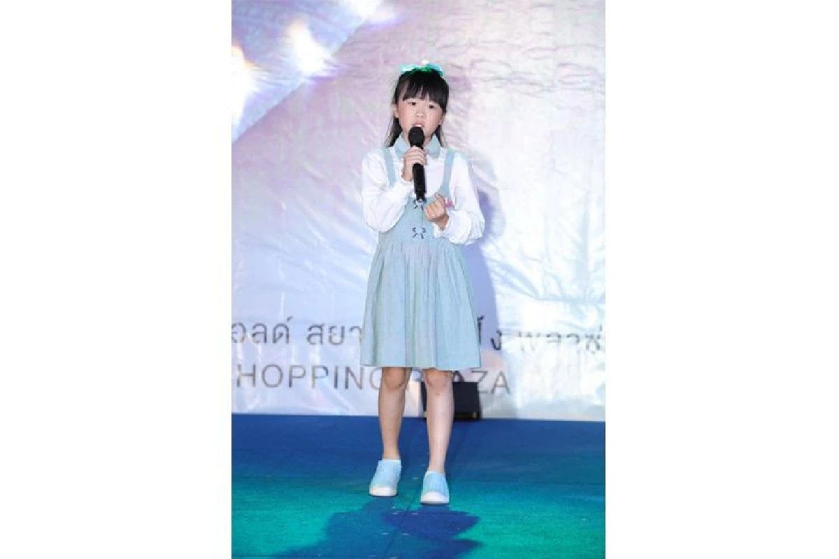 ดิ โอลด์สยาม ช้อปปิ้ง พลาซ่า เฉลิมพระเกียรติพระมารดาแห่งไหมไทย จัดแฟชั่นโชว์ผ้าไทยสุดตระการตา พร้อมกิจกรรมมากมาย  ในงาน "12 สิงหา 12 พัตราภรณ์ ราชินีไหมไทย"