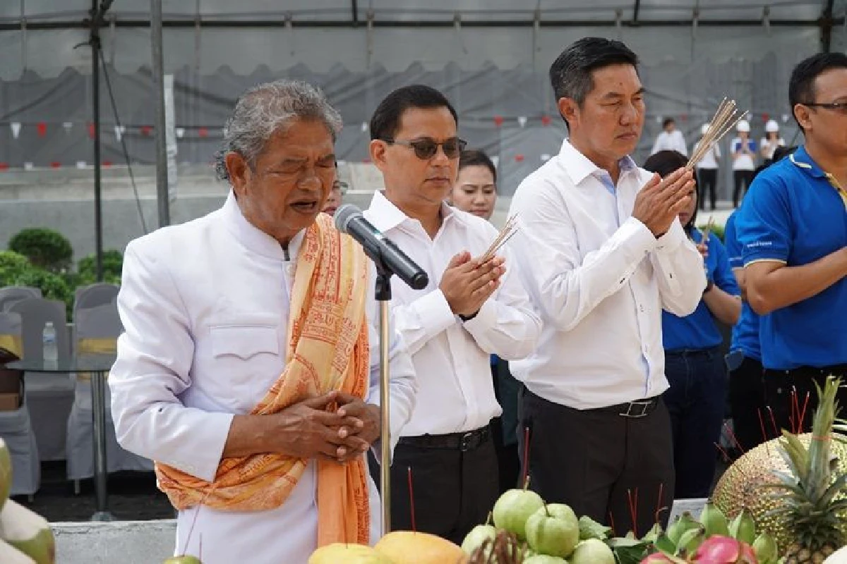 จัดพิธีตั้งศาลพระ "สิงห์ คอมเพล็กซ์" พรหมเสริมความเป็นสิริมงคล ดีเดย์เปิดให้บริการ 1 ตุลาคมนี้