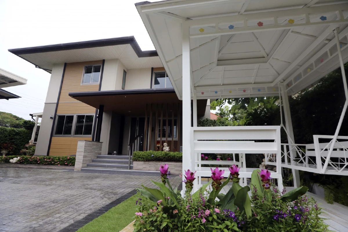 ภรณ์ทิพย์ อัคควิบูลย์ บ้านและฮวงจุ้ยสร้างสุข