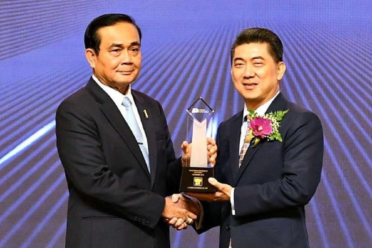 นายกฯ มอบรางวัล Prime Minister Award 2018 สาขา Best Exporter แก่ซี.พี.เมอร์แชนไดซิ่ง นายกฯ มอบรางวัล Prime Minister Award 2018 สาขา Best Exporter แก่ซี.พี.เมอร์แชนไดซิ่ง