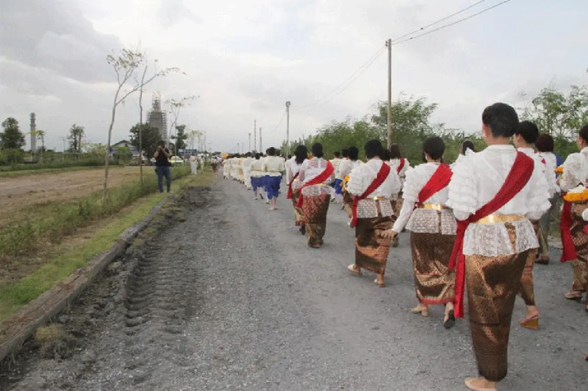 พระพุทธเมตตา วัดสุวรรณภูมิฯ สงบเย็น โดดเด่น สง่างาม