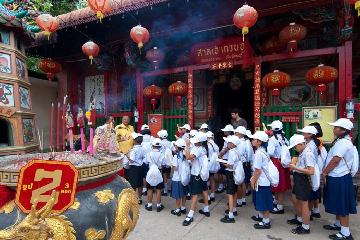 ไอคอนสยาม จัดโครงการ "ทูตน้อยไอคอนสยาม สืบสานความเป็นไทย" ปลุกปั้นตัวแทนเยาวชนรุ่นใหม่ ถ่ายทอดวัฒนธรรมประเพณีของท้องถิ่น
