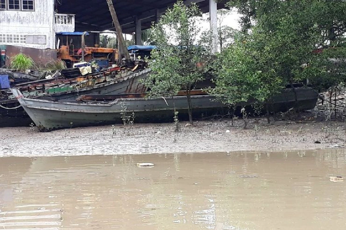 "บิ๊กฉัตร" เร่งแก้ประมงไอยูยู ดีเดย์ 1 กย. รื้อทำลายซากเรือ