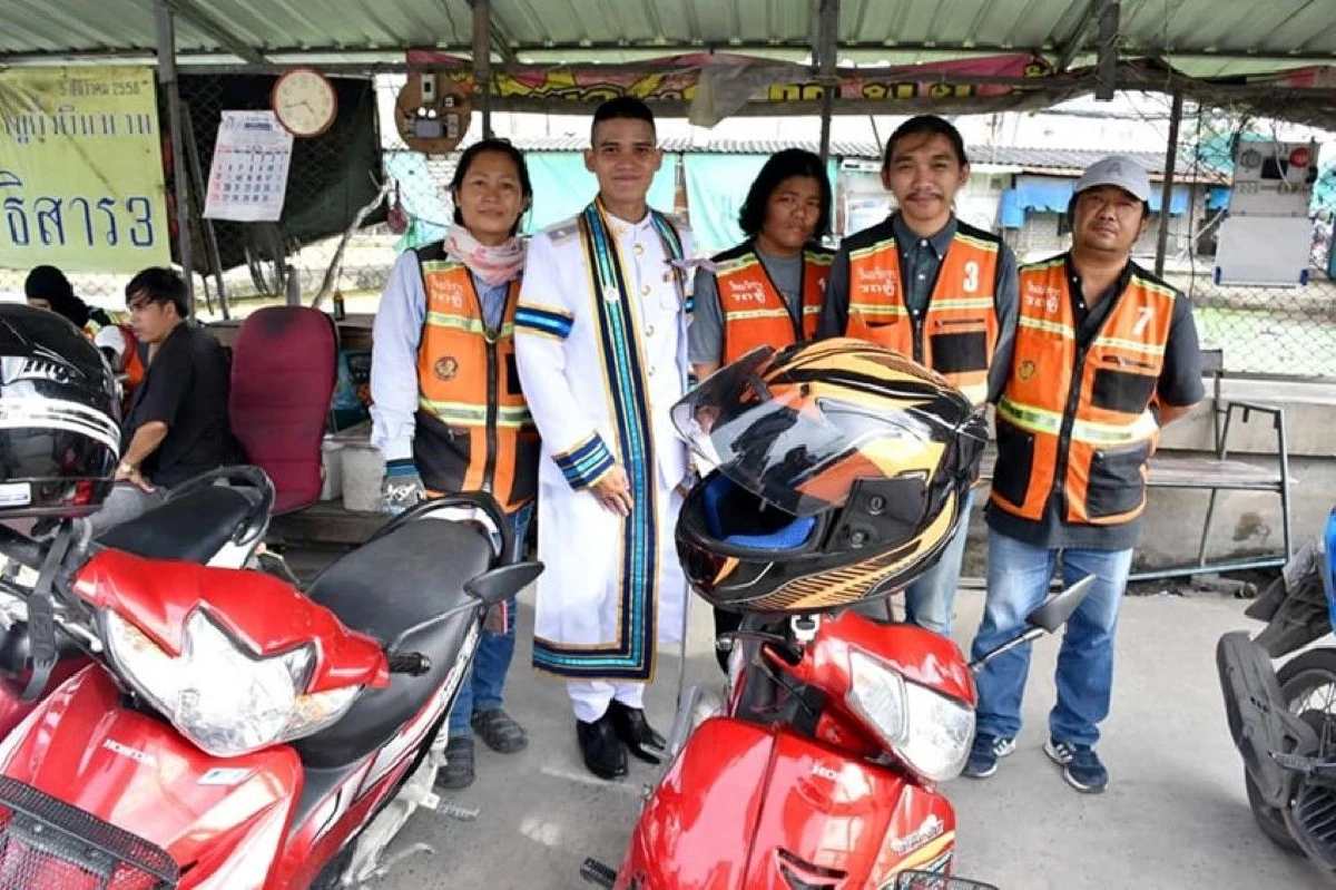 "วิรัช" บัณฑิตกตัญญูไม่ลืมบุญคุณคนให้ยืมเสื้อวินมอเตอร์ไซค์