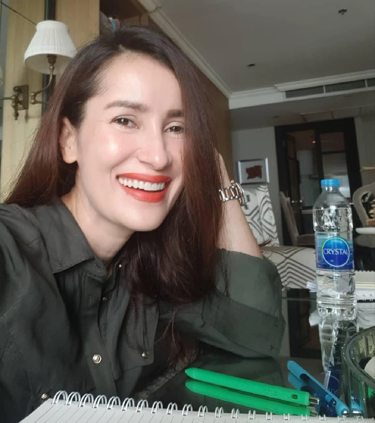 นานๆ จะได้เห็น! ส่องบ้าน “แอน ทองประสม” กับมุมสวยๆ ที่แสนน่าอยู่