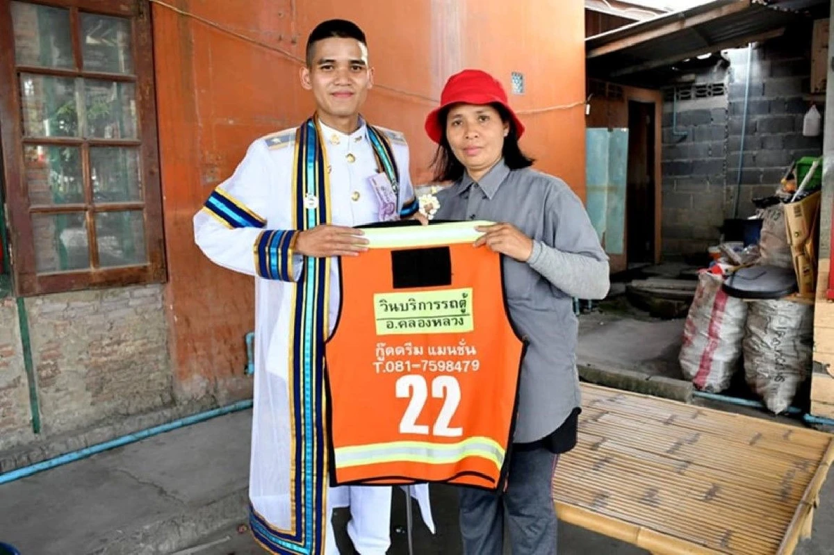 "วิรัช" บัณฑิตกตัญญูไม่ลืมบุญคุณคนให้ยืมเสื้อวินมอเตอร์ไซค์