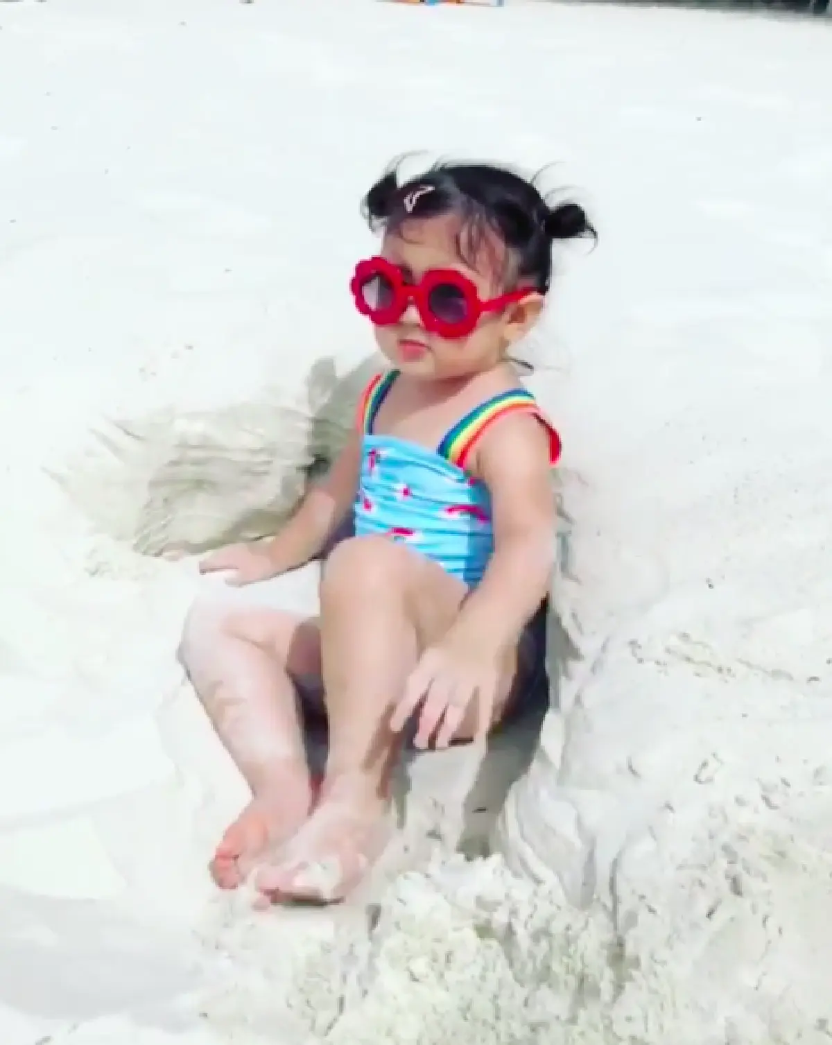 แซ่บทั้งบ้าน “พ่อจิม-แม่พลอย” จัดทริปพา “น้องพลอยเจ” เที่ยวทะเลสุดแฮปปี้