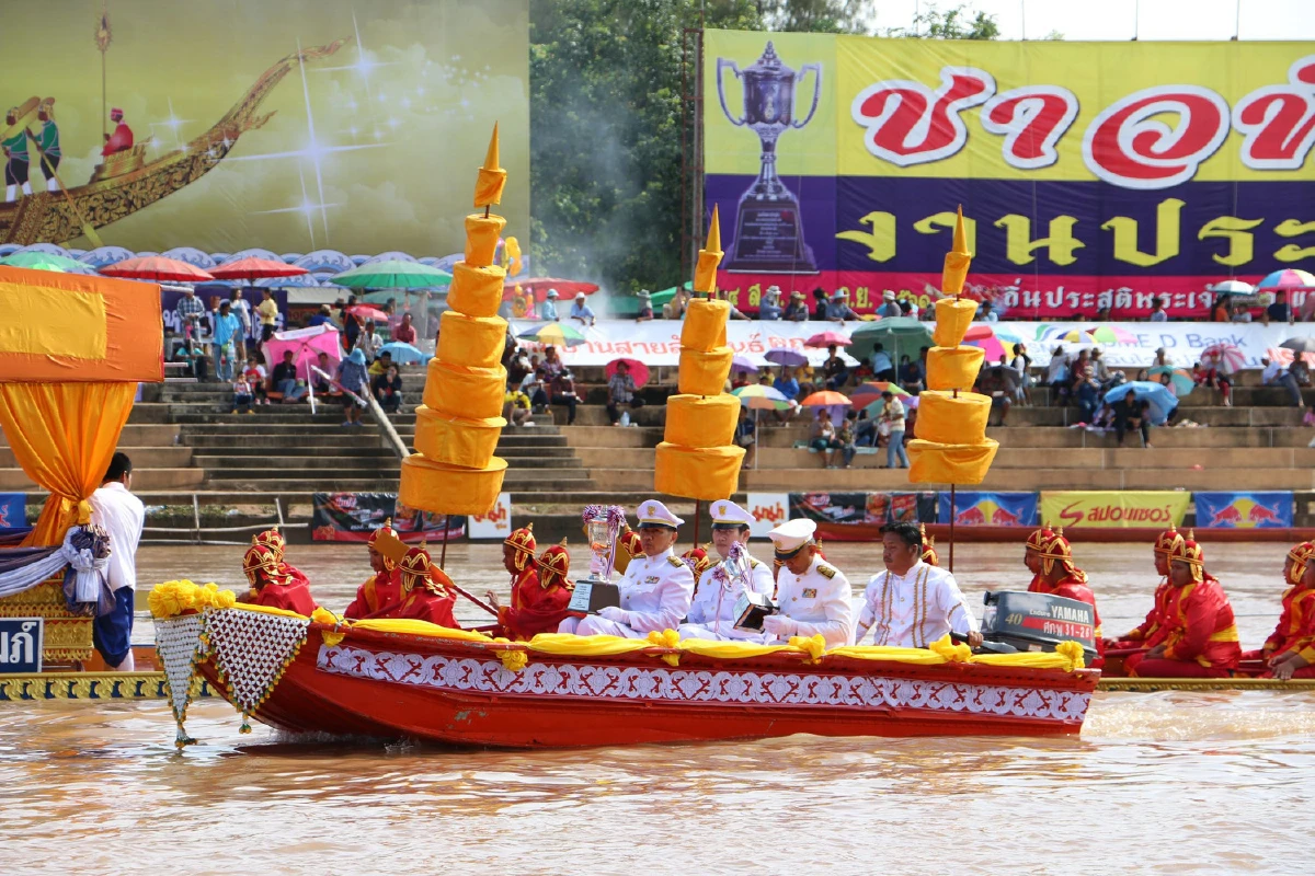 ยิ่งใหญ่ที่สุดในไทย!ศึกชิงจ้าวสายน้ำประเพณีแข่งเรื่องยาวพิจิตร