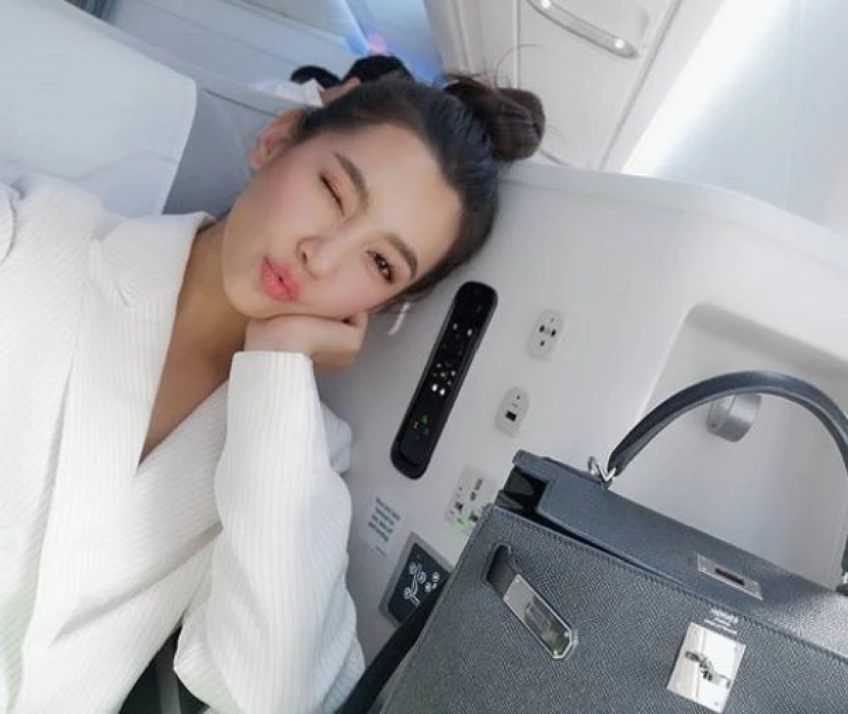 "กลับมาได้แล้ว..คิดถึง" เวียร์ อ้างคุณแม่แท็กภาพบอกความในใจกับ เบลล่า