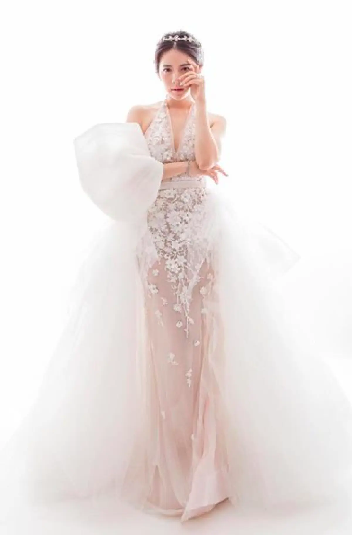 “แจน” น้องสาว "เจนี่ เทียนโพธิ์สุวรรณ” เผยภาพชุดเจ้าสาวสุดอลังการ พร้อมภาพพรีเวดดิ้งเซ็ทใหม่