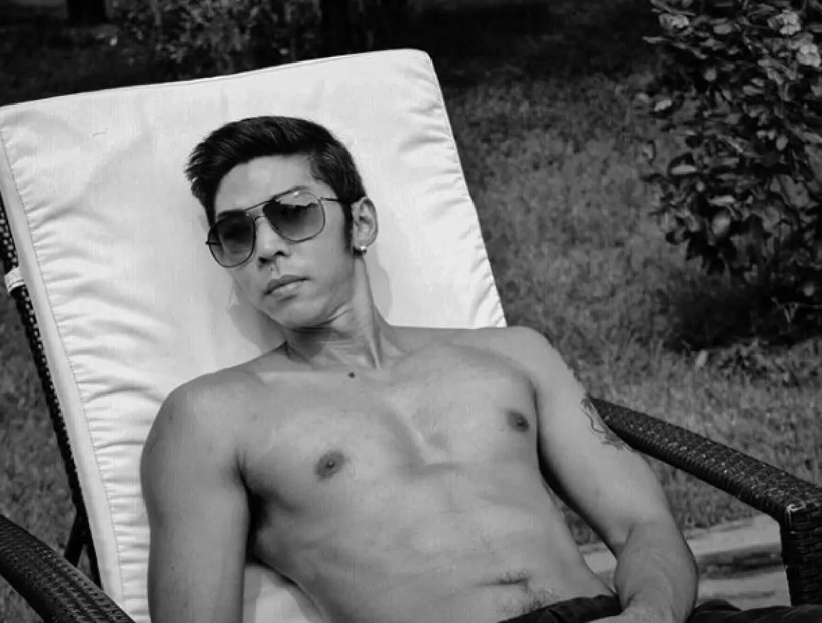 ส่องซิกแพคสุดเปรี๊ยะของ "กัญจน์ ภักดีวิจิตร" เจ้าของฉายา "นักปิ้งไก่ในตำนาน”