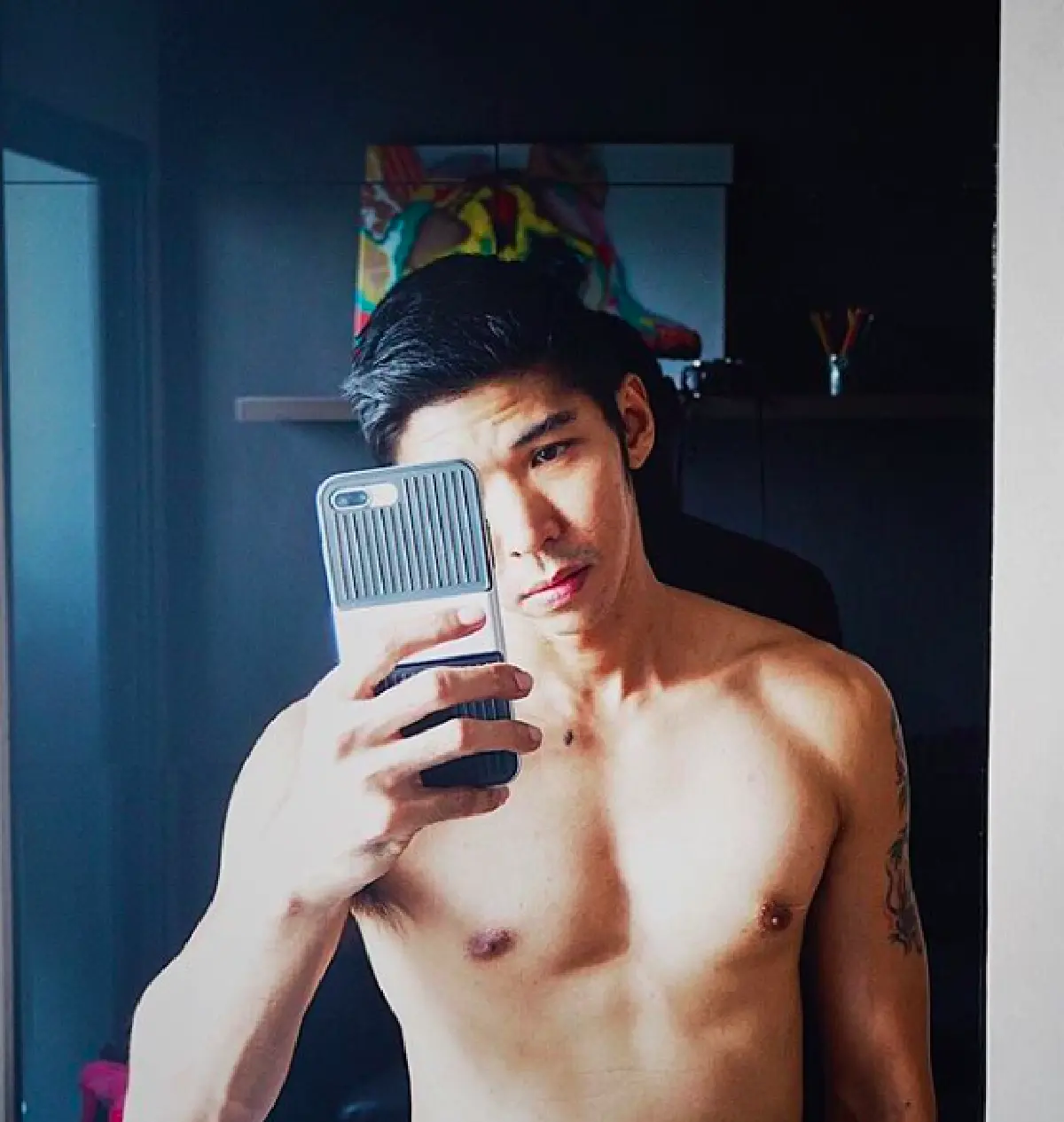 ส่องซิกแพคสุดเปรี๊ยะของ "กัญจน์ ภักดีวิจิตร" เจ้าของฉายา "นักปิ้งไก่ในตำนาน”