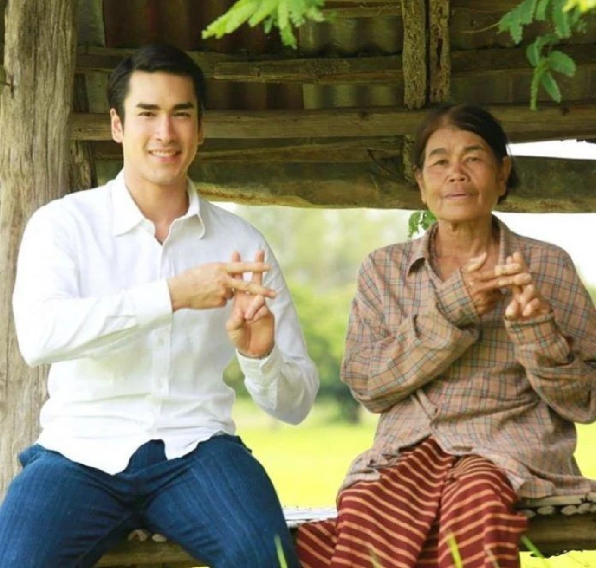 "เดินหน้าประเทศไทย" ดาราพีอาร์รัฐบาล ชัยชนะแบบฉาบฉวย ?