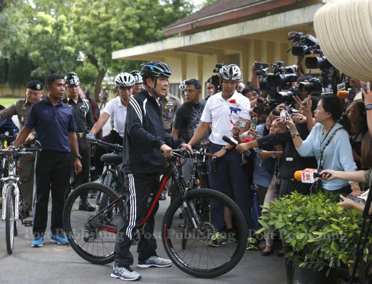 "บิ๊กตู่"ฟิต! ปั่นจักรยานรอบบ้านพิษณุโลก ชวนคนไทยออกกำลังกาย