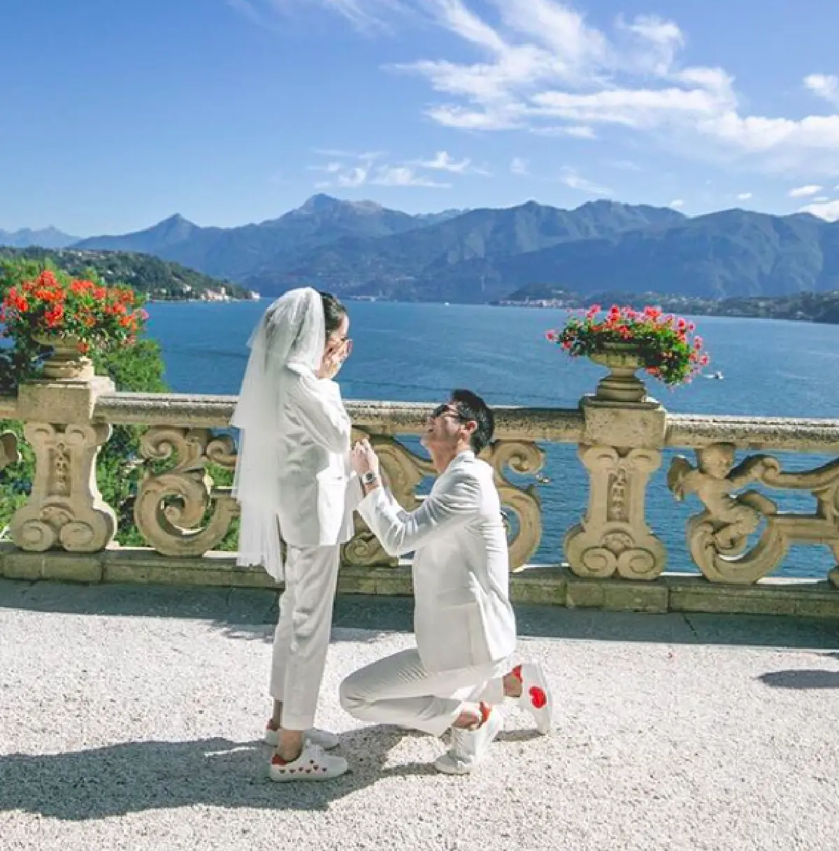 รอโมเมนต์นี้มานาน! “กันต์” ทำซึ้งคุกเข่าขอ “พลอย” แต่งงานแล้ว