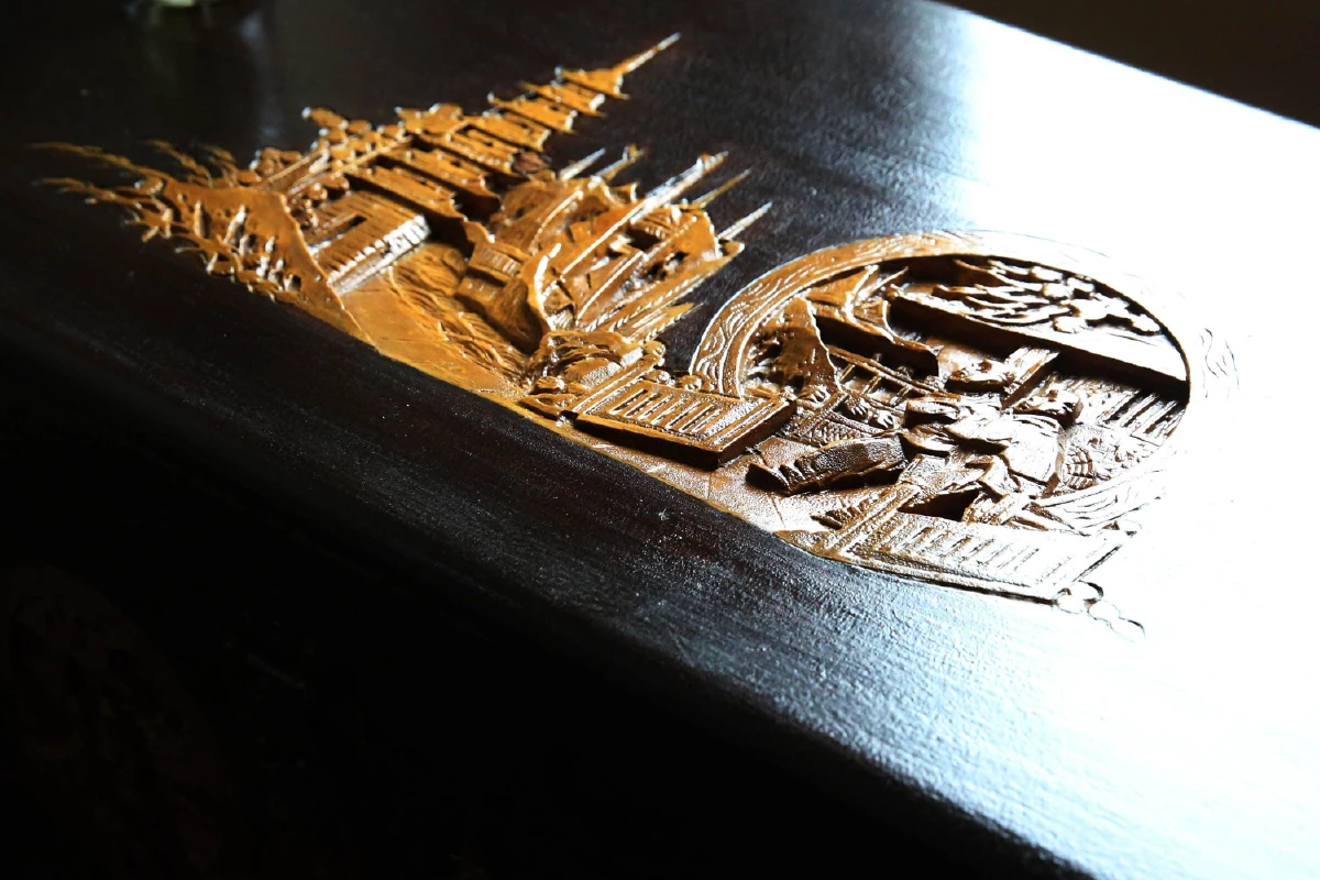 ดร.ศิริยุพา รุ่งเริงสุข สุขกับเฟอร์นิเจอร์โบราณในบ้านเมดิเตอร์เรเนียน