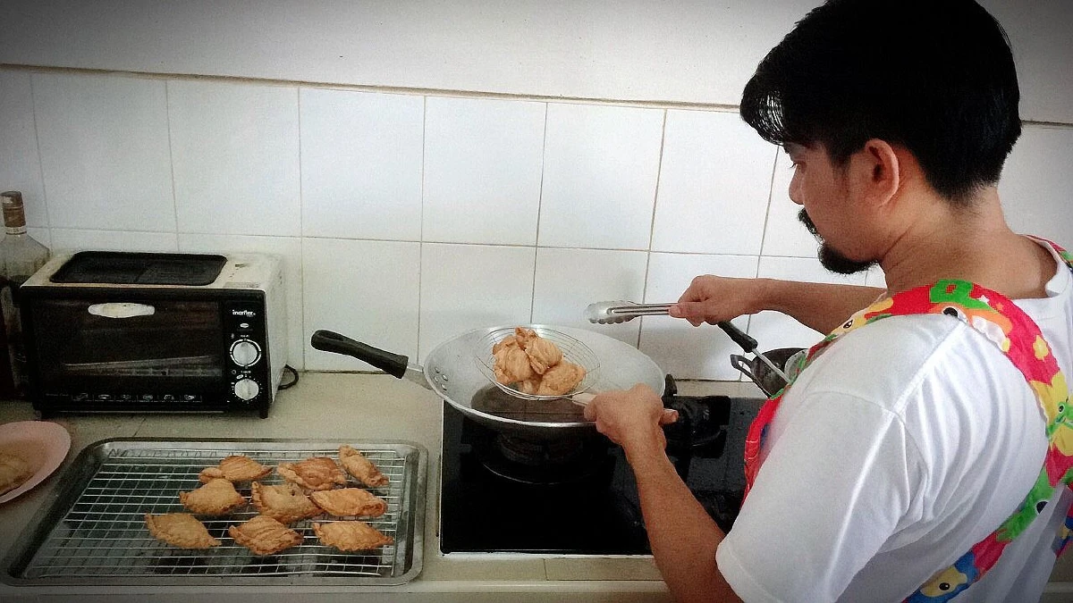 "กินปุ๊บเป็นกระหรี่ปั๊บ" คุยกับ ภัทรพล เจ้าของไอเดียพากะหรี่ดัง