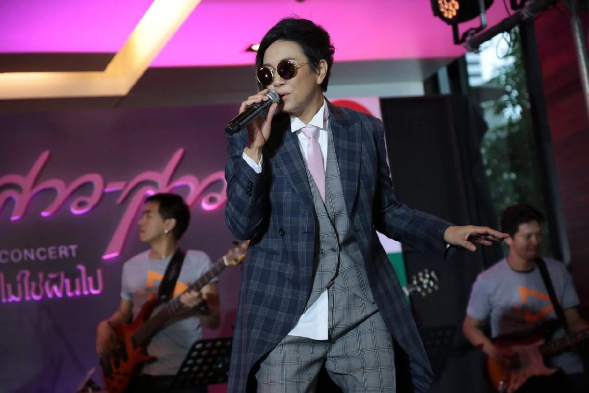 “สาว สาว สาว” รวมตัวขึ้นเวทีโชว์ด้วยกันเป็นครั้งแรกในรอบ 34 ปี