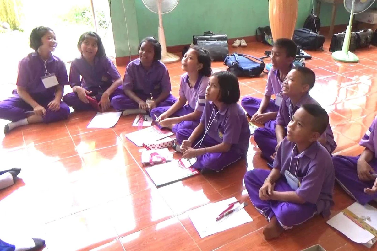 อุทิศตนด้วยใจรุ่นพี่นำข้อสอบโอเน็ตติวน้องป.6ฟรีเน้นโรงเรียนถิ่นทุรกันดาร