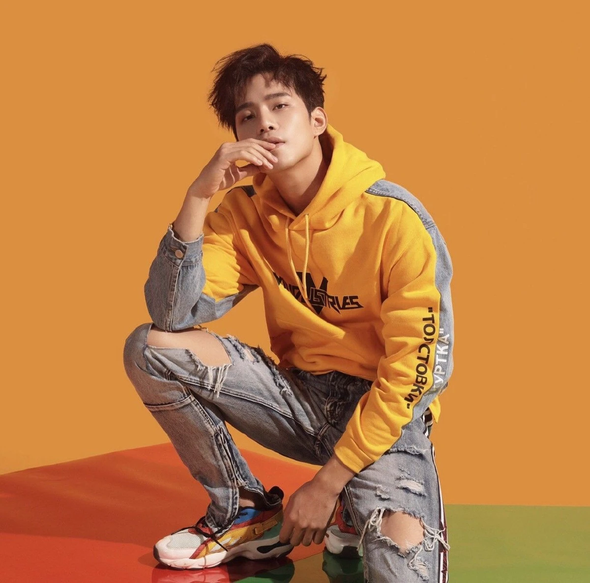 หล่อตี๋อินเตอร์! บี้ เคพีเอ็น ถ่ายแบบสุดเท่ขึ้นปกนิตยสารจีน