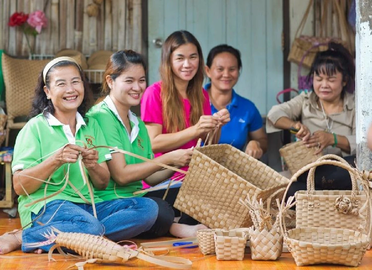 เอสซีจี ชูแนวคิด Circular Economy ดันวิสาหกิจชุมชนสู่ธุรกิจเพื่อสังคม ปันรายได้พัฒนาสังคม ผนึก 11 หน่วยงานพันธมิตรขับเคลื่อน "โครงการ Big Brothers นำชุมชนสู่ธุรกิจเพื่อสังคม"  หนุนการเติบโตรายได้ชุมชน สู่การขับเคลื่อนเศรษฐกิจประเทศ