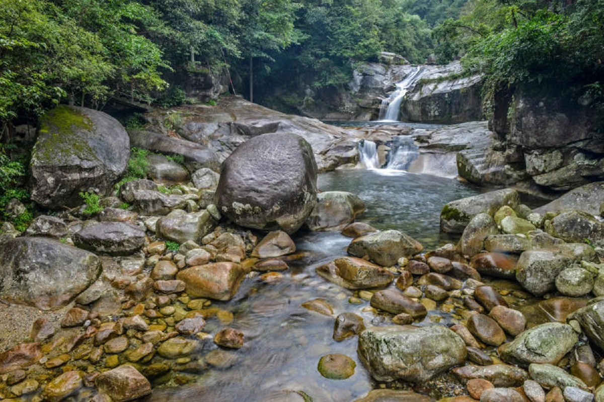 หลูซาน อุทยานสวรรค์เหนือม่านหมอก