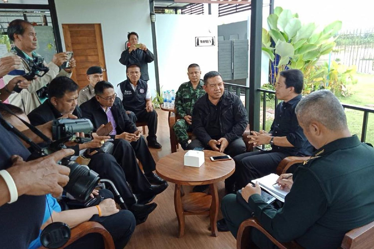 ปรับทัศนคติ"นคร มาฉิม"เสนอคสช.จัดเลือกตั้งตรงกับวันแห่งความรักปี62 ปรับทัศนคติ"นคร มาฉิม"เสนอคสช.จัดเลือกตั้งตรงกับวันแห่งความรักปี62