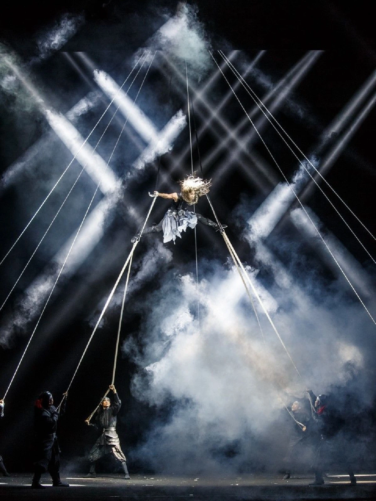 8 เหตุผลที่ไม่ควรพลาดชม สุดยอดโชว์ "เดชคัมภีร์เทวดา" กายกรรมกวางเจา