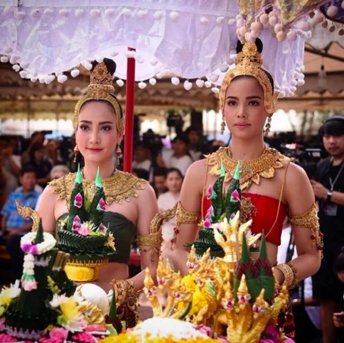 สะกดทุกสายตา! “แต้ว-ญาญ่า” นำทีมรำบวงสรวงพญานาค เปิดตัว "นาคี 2"