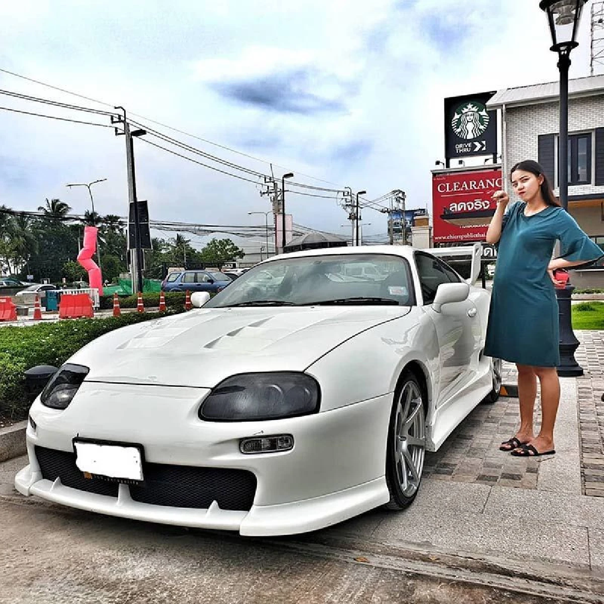 รวยจริงอะไรจริง! ดีเจเพชรจ้า รถแน่นเต็มบ้าน..แพลนติดลิฟต์ในโรงรถเพิ่ม