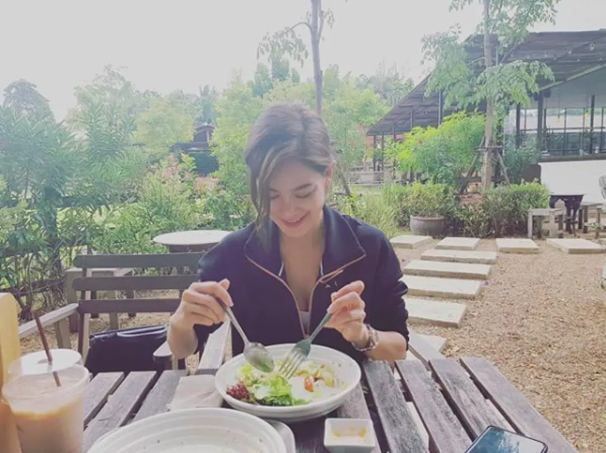 มุมสวีทก็มี “ตูน บอดี้สแลม” ขอหวานใส่แฟนสาว “ก้อย” ให้ภาพเล่าเรื่อง