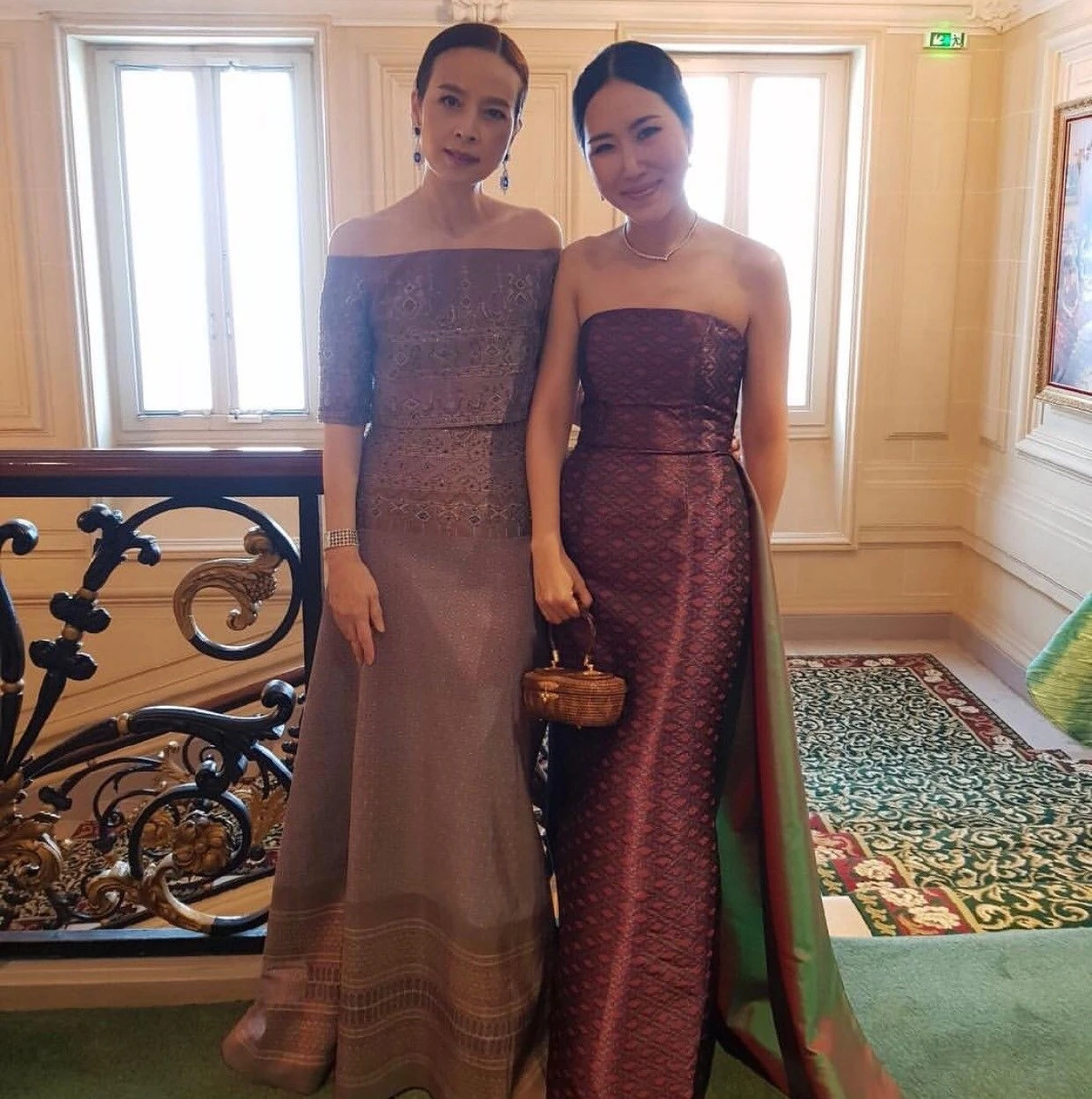 สวยสง่าดั่งเจ้าหญิง! ศรีริต้า สวมชุดไทยประยุกต์ ร่วมงานกาล่าที่ปารีส